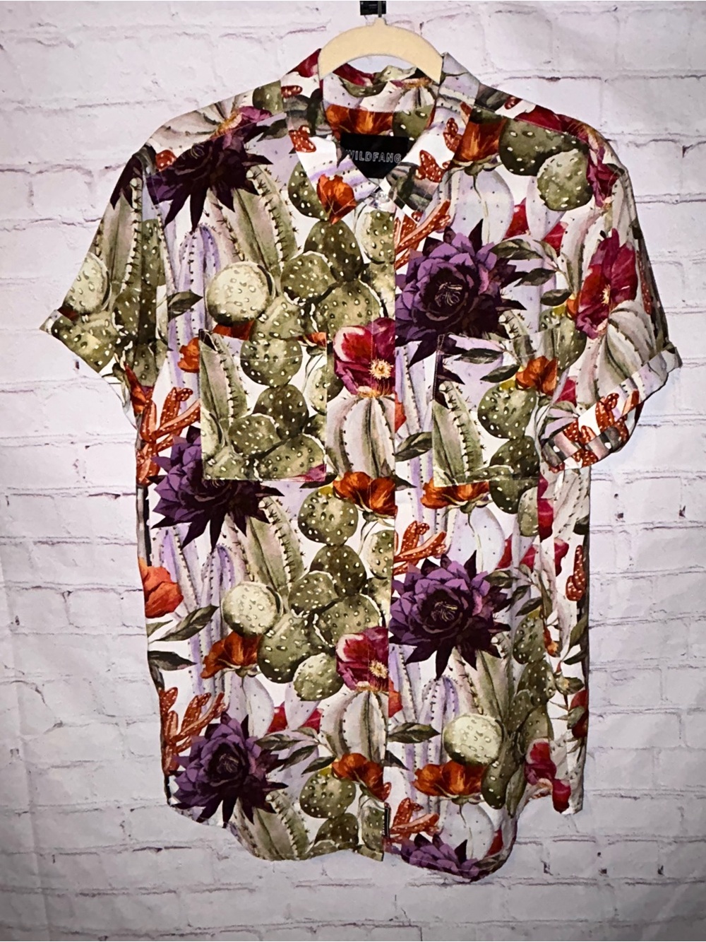Wildfang The Empower Short Sleeve Button Up Shirt women’s size M